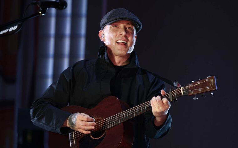 Gerry Cinnamon diffuse sa nouvelle chanson « Sacred » et voit les chaussures voler lors du concert de Reading 2024