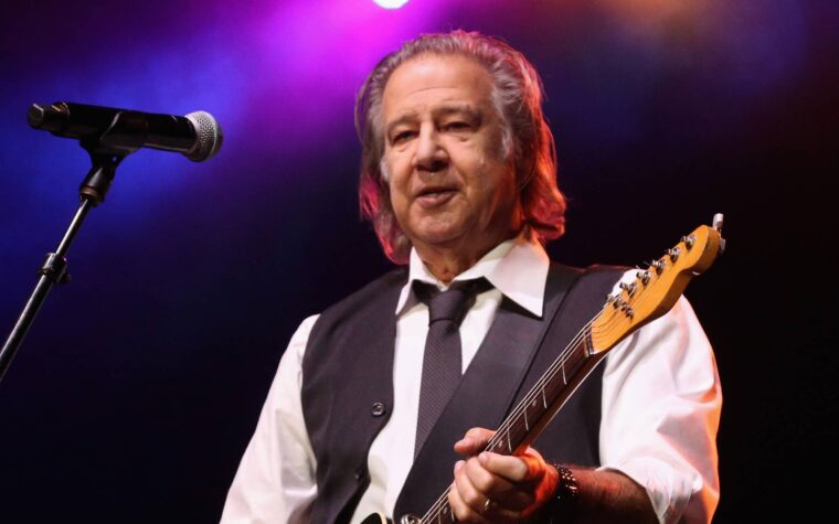 Greg Kihn, chanteur de « Jeopardy » et de « The Breakup Song », est décédé à l'âge de 75 ans