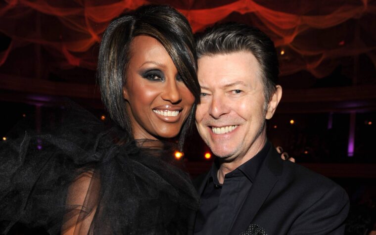 Iman partage une peinture inédite de 2014 de son défunt mari David Bowie