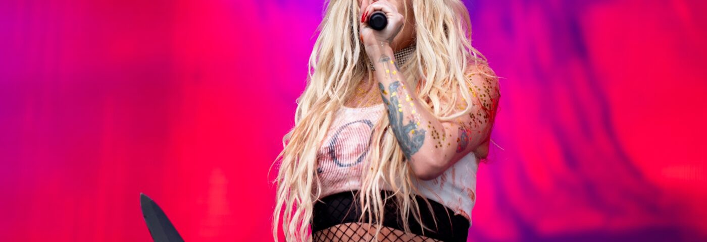 Kesha a utilisé sans le savoir un « vrai couteau de boucher » pour sa performance « Backstabber » à Lollapalooza 2024