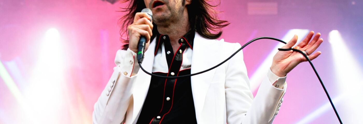 L'équipe Primal Scream s'associe pour créer un maillot « Palestinedelica » pour l'équipe de football des réfugiés