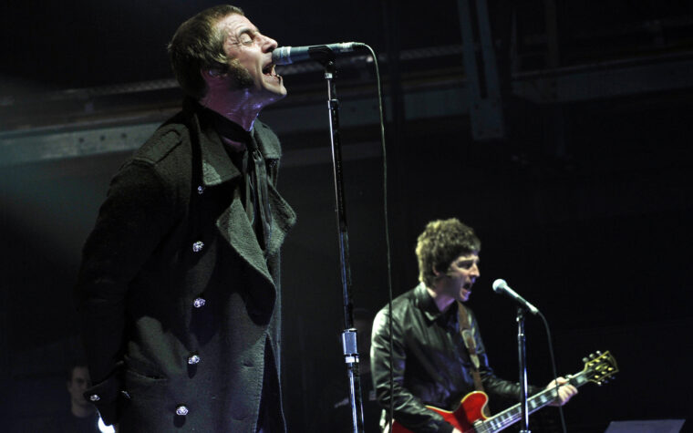 Les fans d'Oasis réagissent à la vente des billets : « plus de dates s'il vous plaît !!! »