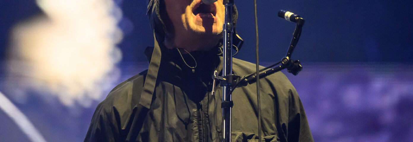 Liam Gallagher évoque une « situation intéressante » avec les rumeurs d'Oasis et dédie une chanson aux tentes du Leeds Festival 2024