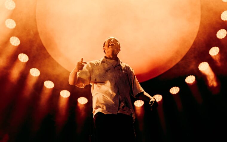 Loyle Carner annonce qu'il a une nouvelle fille lors de son concert à All Points East 2024