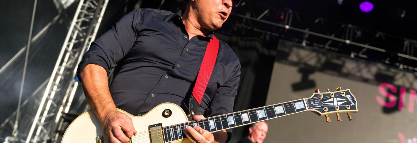 Manic Street Preachers devrait sortir son nouveau single « Decline & Fall » plus tard cette semaine