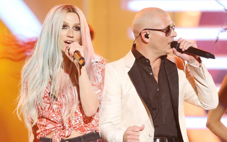 Pitbull recrédite Kesha sur « Timber » après le tollé provoqué par sa suppression
