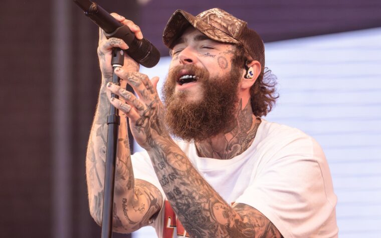 Post Malone dit que sa petite fille lui a sauvé la vie alors qu'il était « sur une voie difficile »