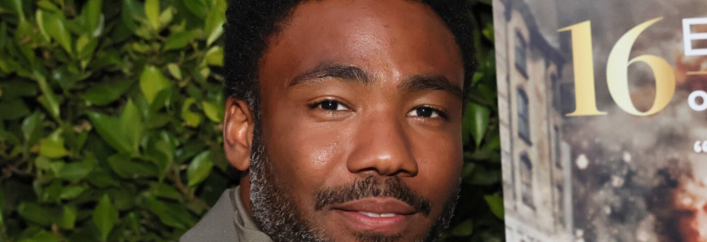Regardez Childish Gambino proposer des débuts en direct et des raretés alors qu'il entame sa tournée mondiale