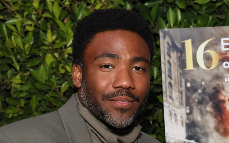 Regardez Childish Gambino proposer des débuts en direct et des raretés alors qu'il entame sa tournée mondiale