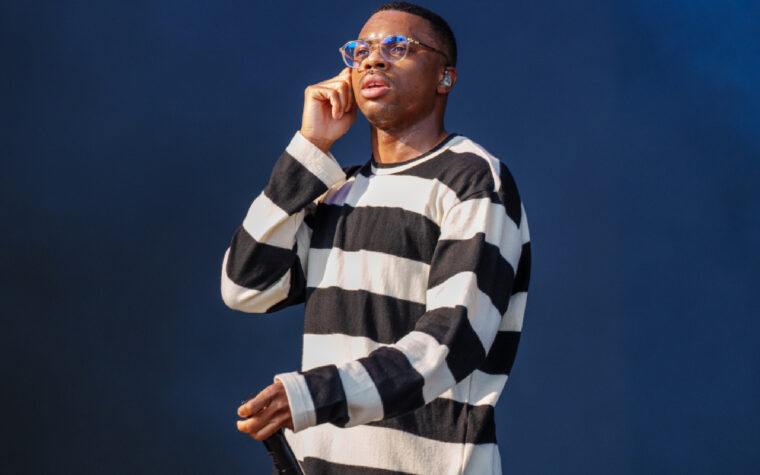 Regardez Vince Staples défier un fan pour prouver qu'il n'est pas raciste à Lollapalooza