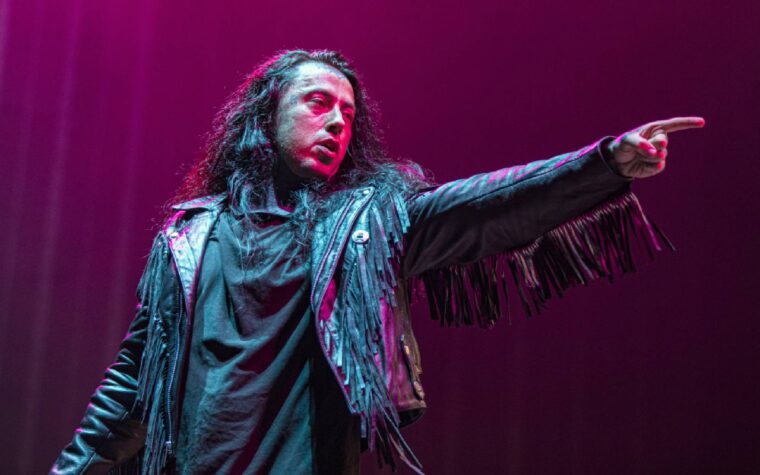 Ronnie Radke, de Falling In Reverse, aurait porté plainte en diffamation contre Anthony Fantano