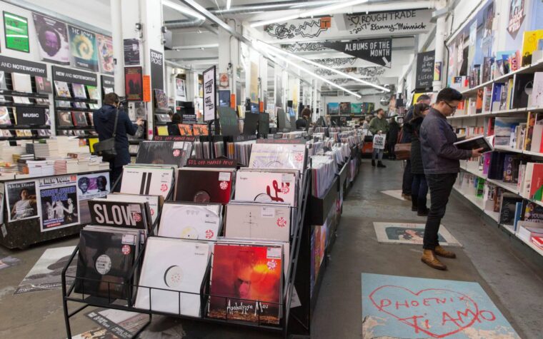 Rough Trade suspend son programme de vente de vinyles très critiqué : « Nous sommes vraiment désolés »