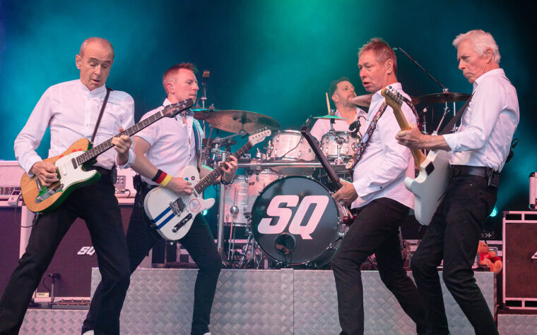 Status Quo joue ce qui sera leur dernier spectacle
