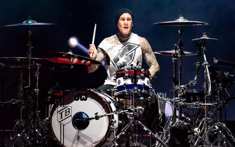 Travis Barker partage des informations sur le nouveau matériel de Blink-182