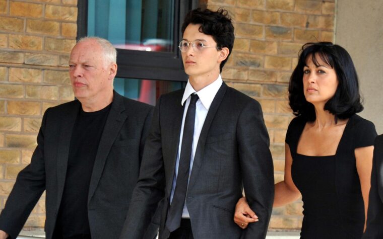 David Gilmour dit avoir « pardonné » à Keir Starmer d'avoir emprisonné son fils Charlie pour l'attaque d'un mémorial de guerre