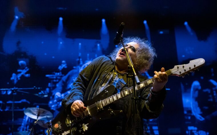 The Cure lance un site Web secret et une chaîne WhatsApp pour « Songs Of A Lost World »