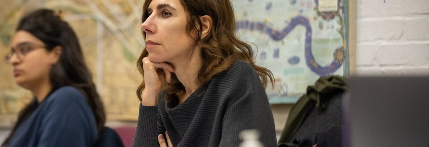 PJ Harvey partage le nouveau morceau « Holloway » de « London Tide »