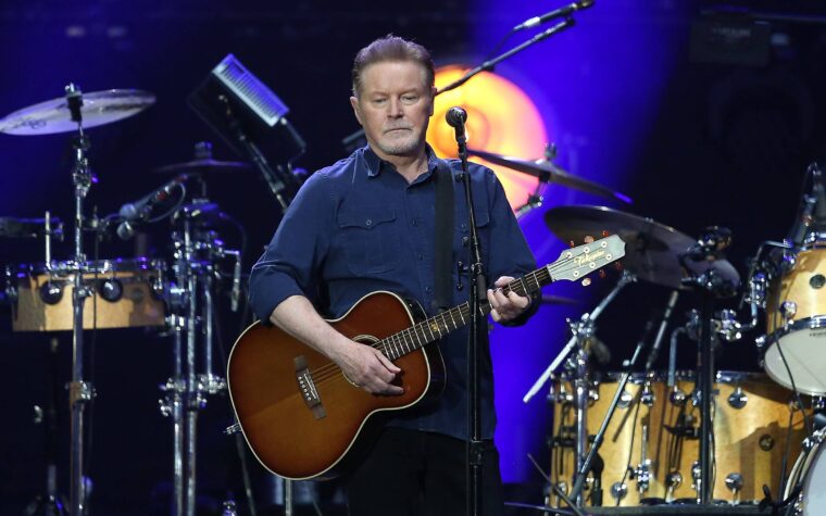 Les Eagles dédient « Heartache Tonight » à leur regretté collaborateur JD Souther lors du premier concert de Sphere