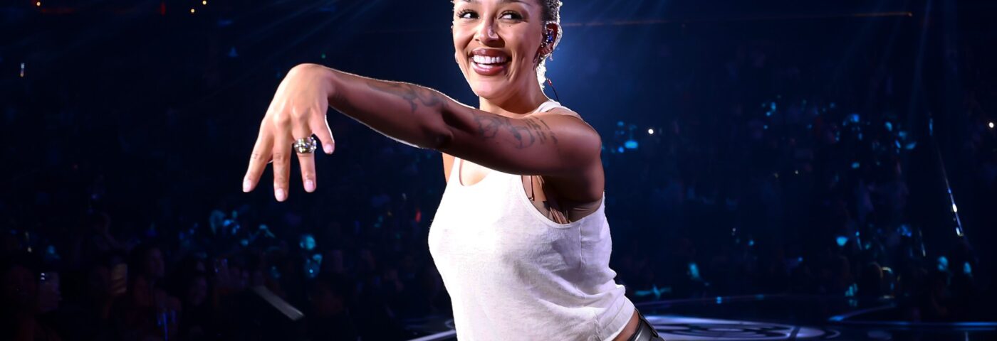 Doja Cat précise qu'elle n'est pas fiancée à Joseph Quinn