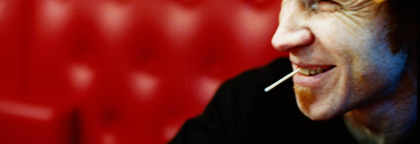 Dave Gahan de Depeche Mode, Josh Homme de QOTSA, Chrissie Hynde et bien d'autres se produiront au spectacle hommage à Mark Lanegan à Londres