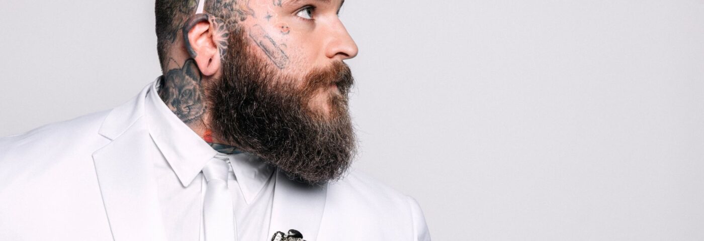 Teddy Swims annonce la suite de son premier album avec « I've Tried Everything But Therapy (Part 2) »