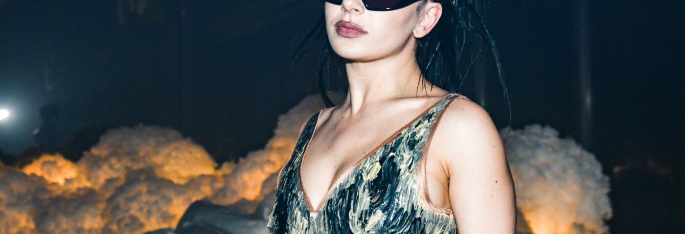 Charli XCX annonce « 'Brat' et c'est complètement différent mais toujours 'Brat' » Charli XCX annonce « 'Brat' et c'est complètement différent mais toujours 'Brat' »