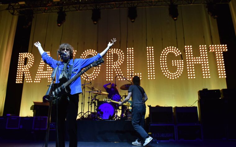 Découvrez le nouveau single accrocheur de Razorlight « Zombie Love »