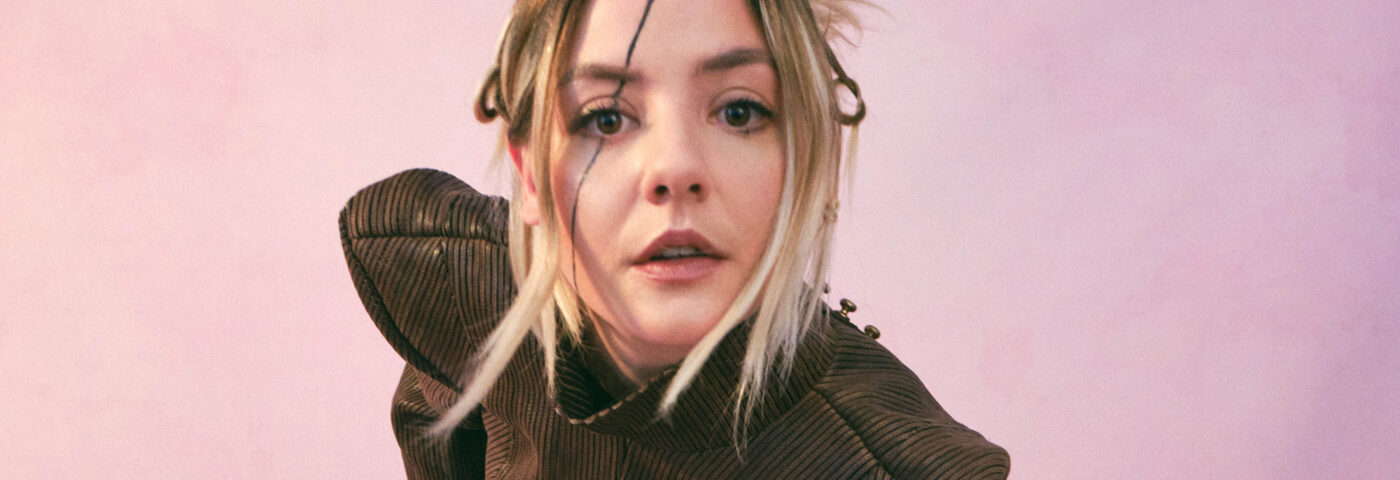 Écoutez la playlist exclusive de Dora Jar pour The Cover