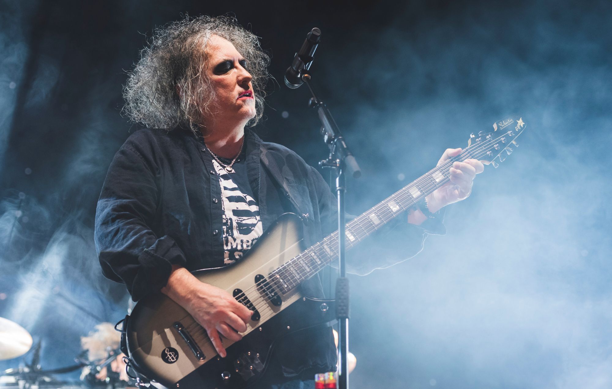 Robert Smith de The Cure se produit en live