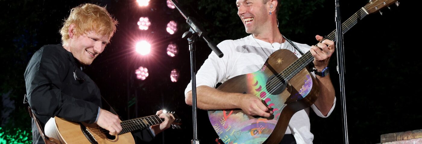 Ed Sheeran et Chris Martin de Coldplay jouent un set surprise au Global Citizen