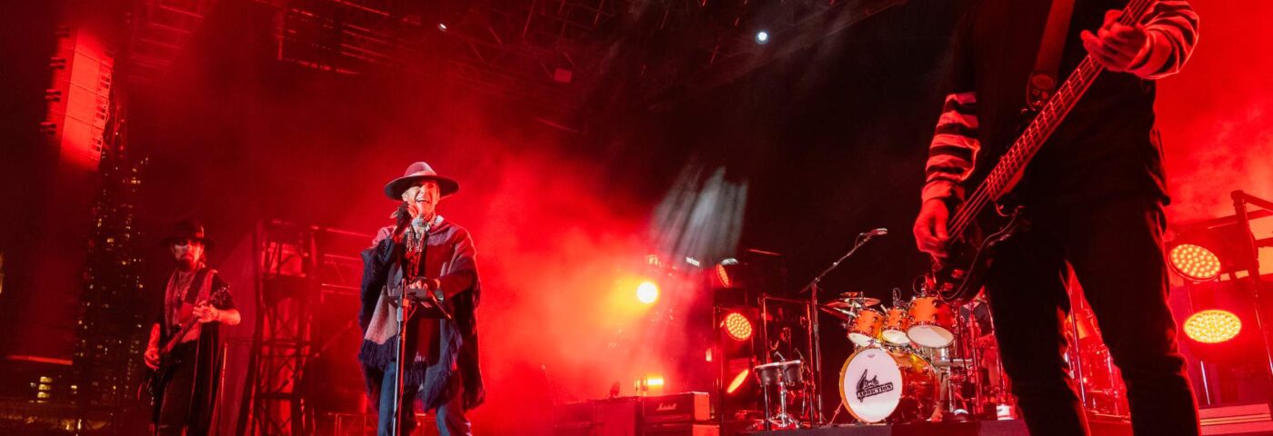 Jane's Addiction annule son spectacle et s'excuse après une bagarre sur scène