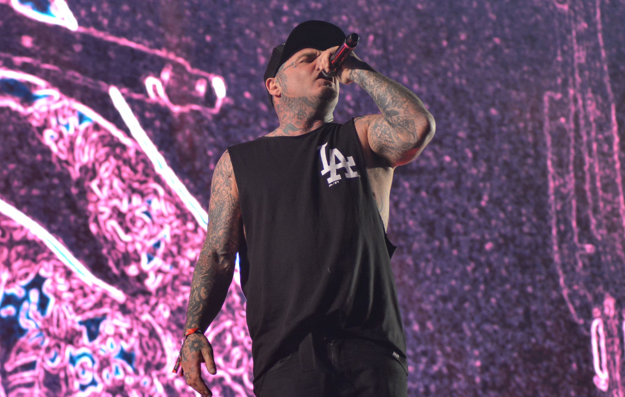 Shifty Shellshock de Crazy Town se produit sur scène lors du deuxième jour de Hell And Heaven 2020 le 15 mars 2020 à Toluca, au Mexique.