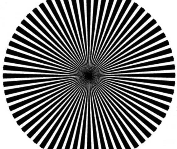 Illusion d’optique pour tester votre QI : La couleur que vous voyez d’abord au centre du cercle révèle quel type de génie vous êtes !