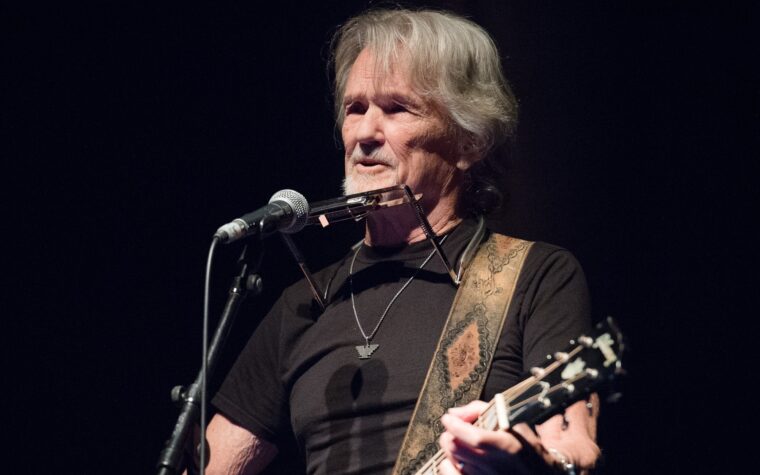 La légende country Kris Kristofferson est décédée à l'âge de 88 ans.