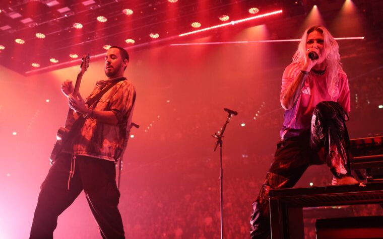 Linkin Park présente sa nouvelle chanson « Heavy Is The Crown » à Hambourg