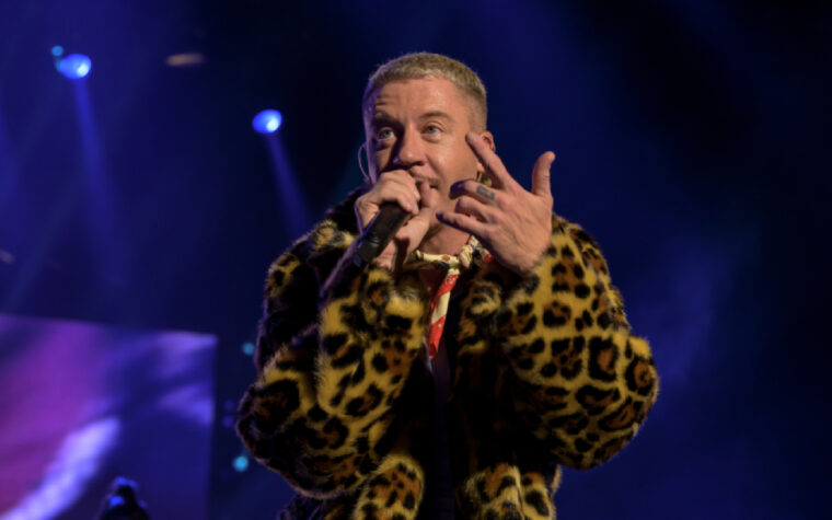 Macklemore partage la puissante chanson pro-Palestine « Hind's Hall 2 » et dit « fuck America » sur scène à Seattle