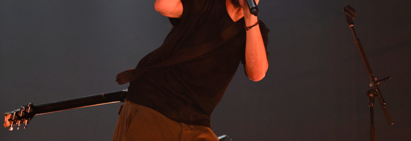 Mike Shinoda n'est pas sûr que Linkin Park fera de nouveaux enregistrements des chansons de Chester Bennington
