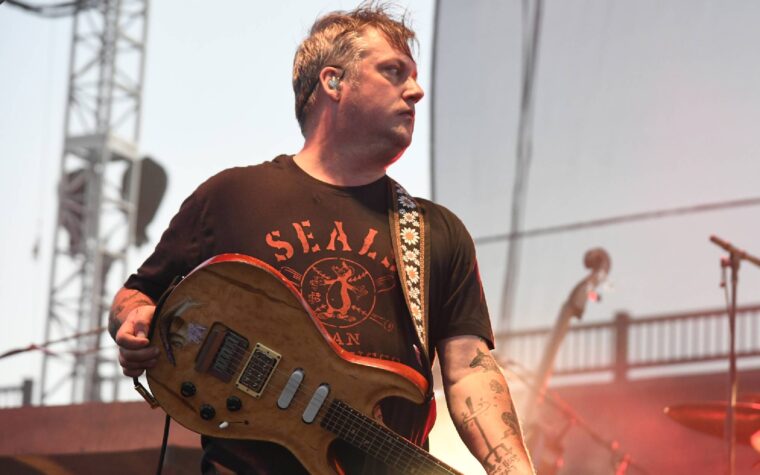 Modest Mouse vend du matériel de musique vintage de la collection du chanteur Isaac Brock sur Reverb