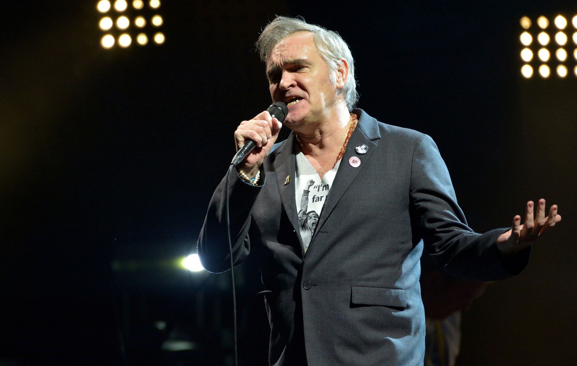 Morrissey se produit sur scène en 2020.