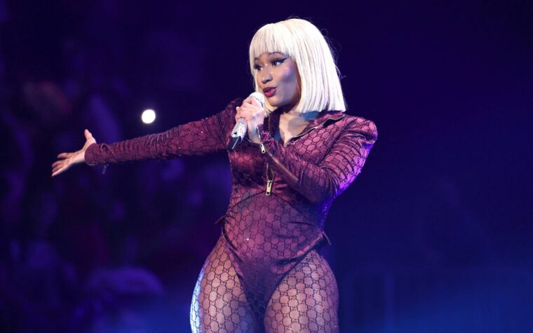Nicki Minaj se moque du personnel licencié d'Atlantic Records : « UPS recrute »