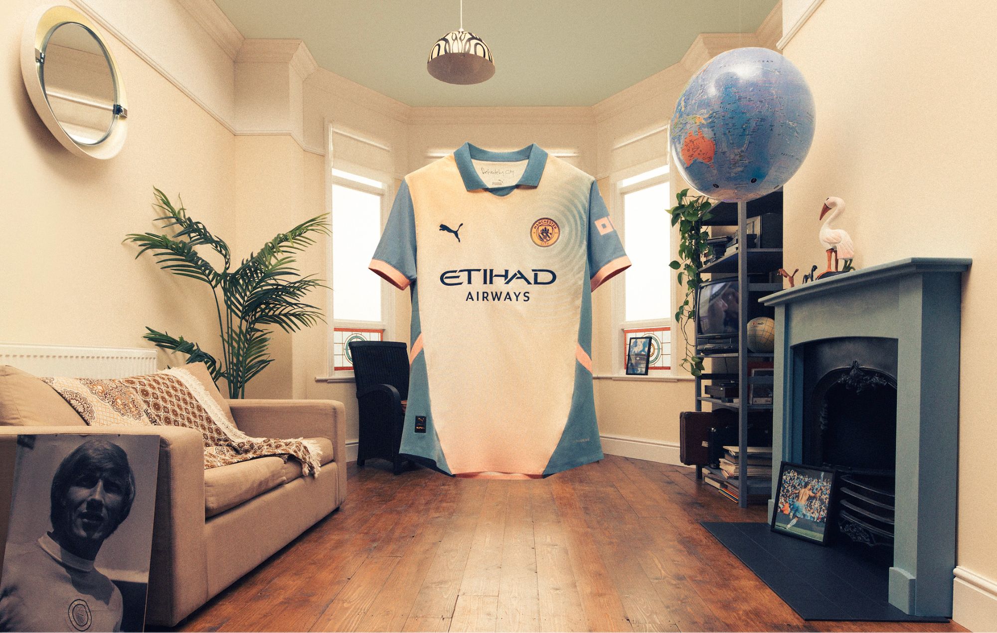 Maillot « Definitely City » conçu par Manchester City, Puma et Noel Gallagher