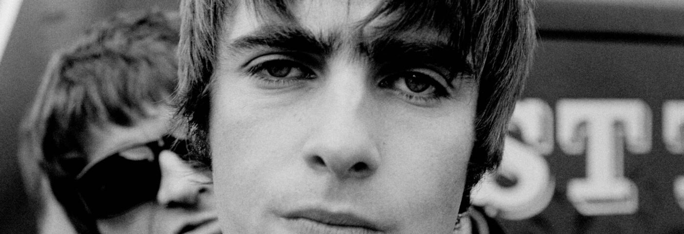 Oasis sur la bonne voie pour atteindre le numéro un avec «  n'importe quoi '' après 31 ans