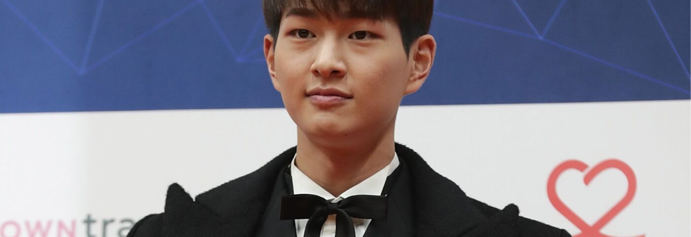 Onew de SHINee sort un clip groovy pour son nouveau single, « Beat Drum »