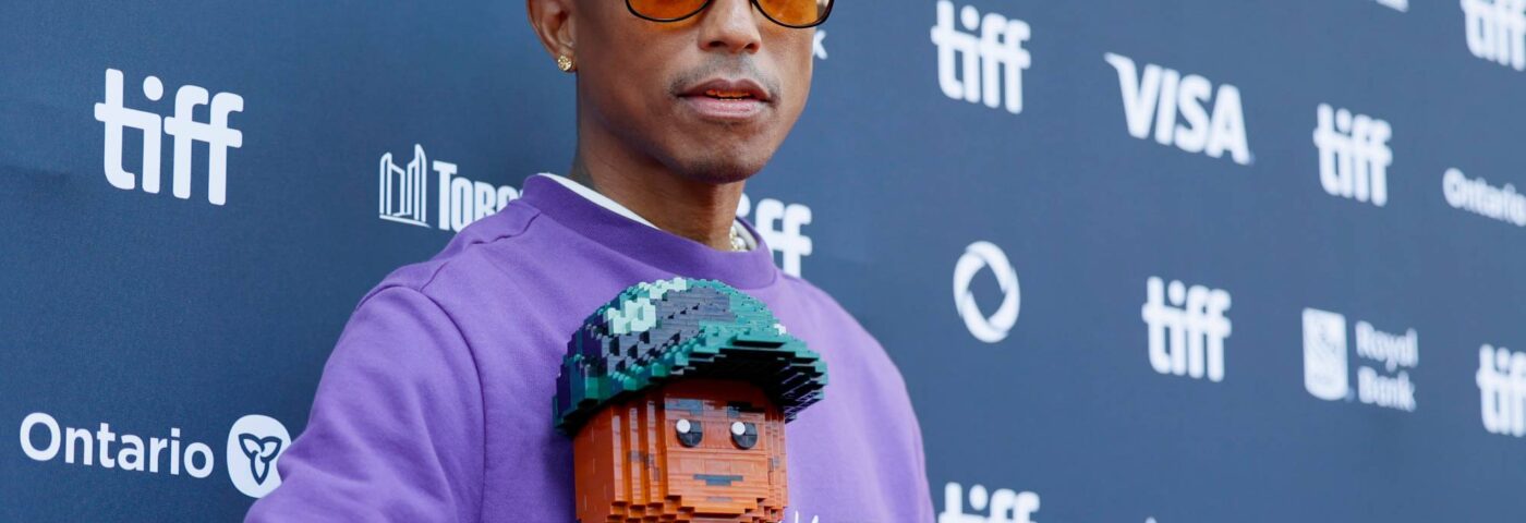 Pharrell n'a pas dit à Jay-Z et Snoop Dogg qu'ils seraient des LEGO dans son nouveau documentaire