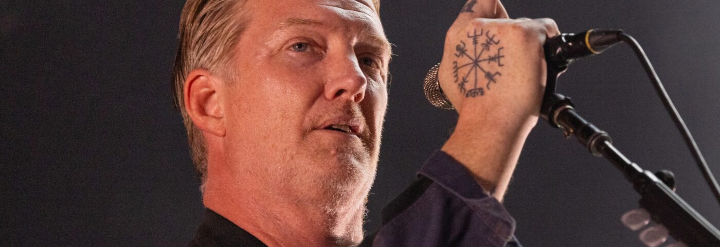 Queens Of The Stone Age annonce des dates de tournée reportées à 2025