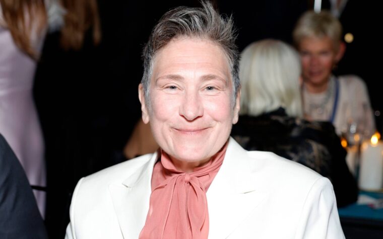 Regardez KD Lang retrouver The Reclines pour la première fois en 32 ans