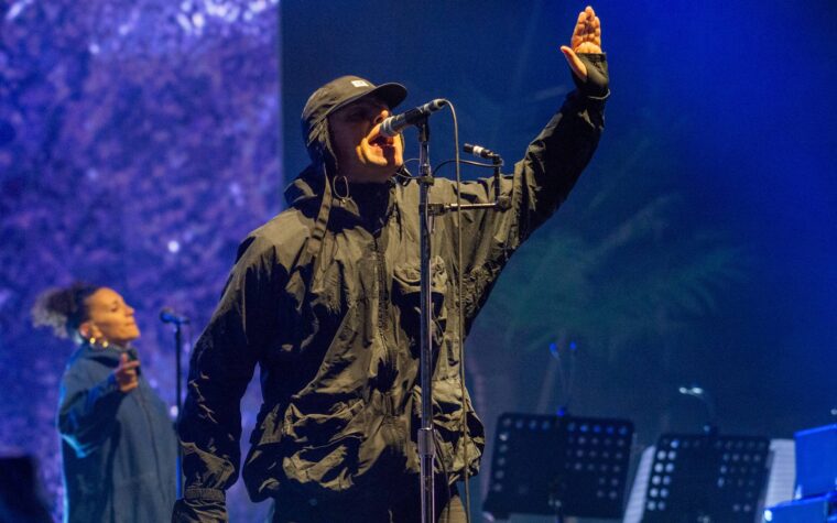 Regardez Liam Gallagher interpréter les classiques d'Oasis avant le match de boxe Anthony Joshua contre Daniel Dubois au stade de Wembley