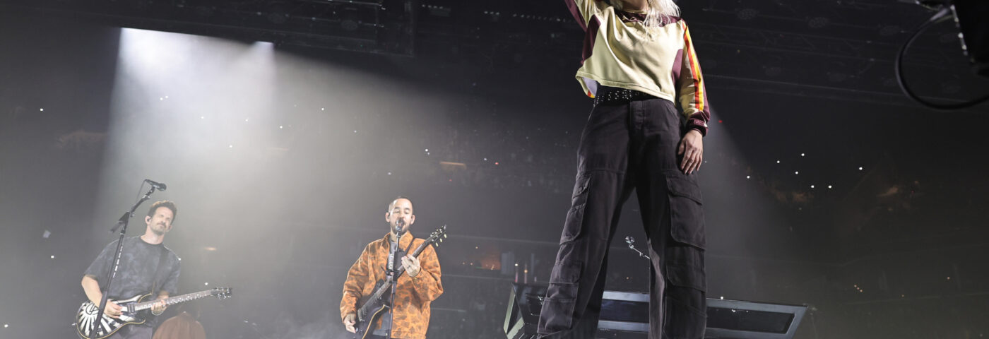 Regardez Linkin Park interpréter « The Emptiness Machine » sur « Fallon »
