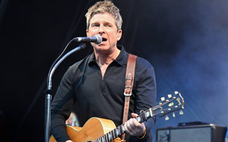 Regardez Noel Gallagher répondre aux questions des fans sur « Definitely Maybe » d'Oasis
