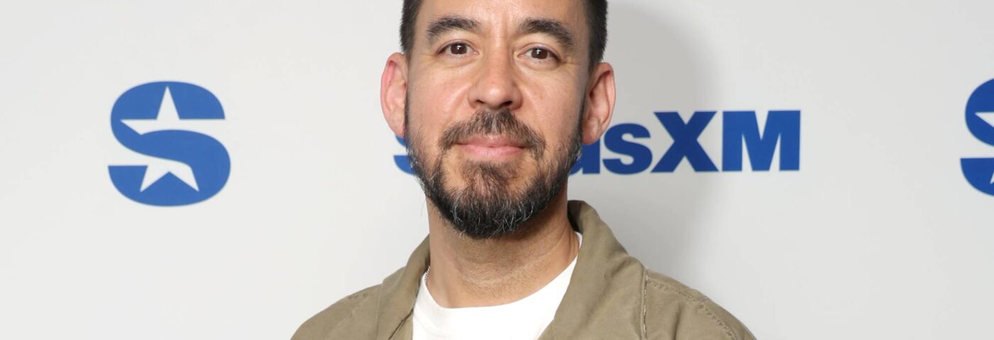 Regardez The Roots présenter Mike Shinoda sur l'air de « My Sharona » sur « Fallon »